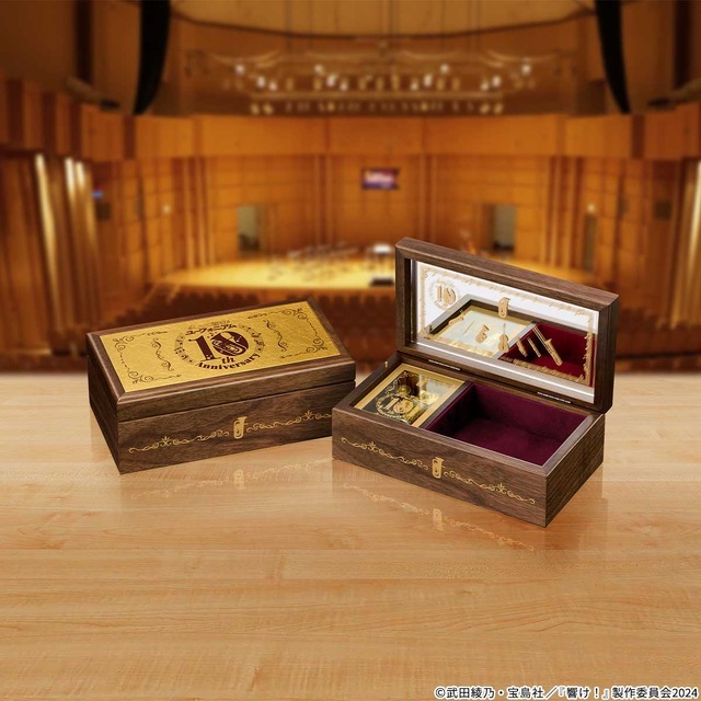 「響け！ユーフォニアム 祝10周年 金賞オルゴール ～純金「金沢箔」仕上げ～」より