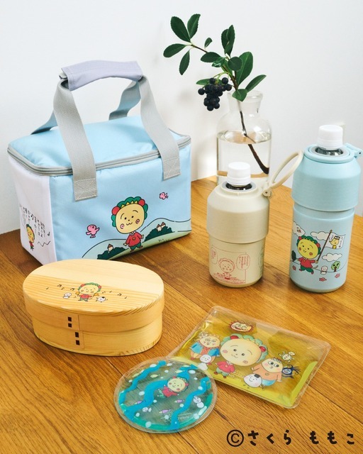 クーラーバッグ ¥3,490(税込) ペットボトルホルダー 600ml ¥2,200(税込) ペットボトルホルダー 350ml ¥1,890(税込) 保冷剤L ¥880(税込) 保冷剤S ¥770(税込) わっぱお弁当箱 ¥4,488(税込)