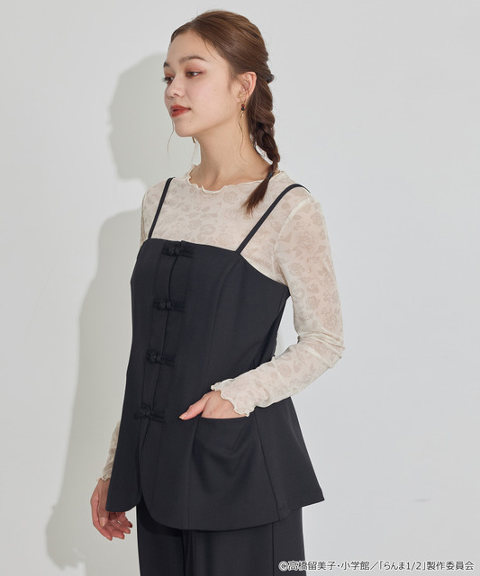 TVアニメ『らんま1/2』× earth music＆ecology Japan Label「チャイナビスチェ」ブラック　着用イメージ（C）高橋留美子・小学館/「らんま1/2」製作委員会