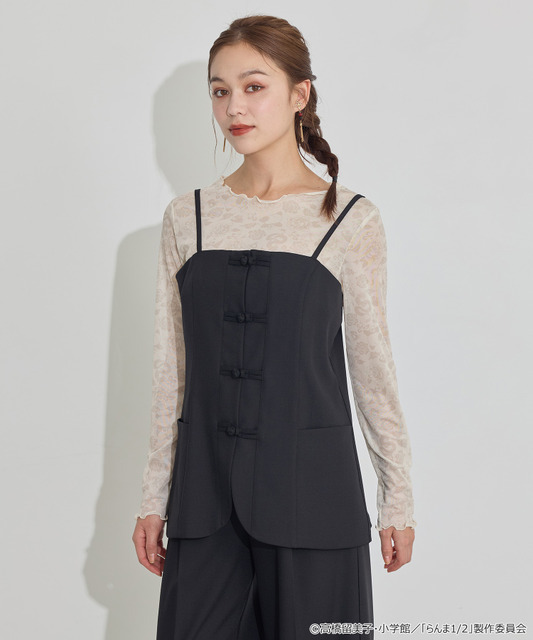 TVアニメ『らんま1/2』× earth music＆ecology Japan Label「チャイナビスチェ」ブラック　着用イメージ（C）高橋留美子・小学館/「らんま1/2」製作委員会