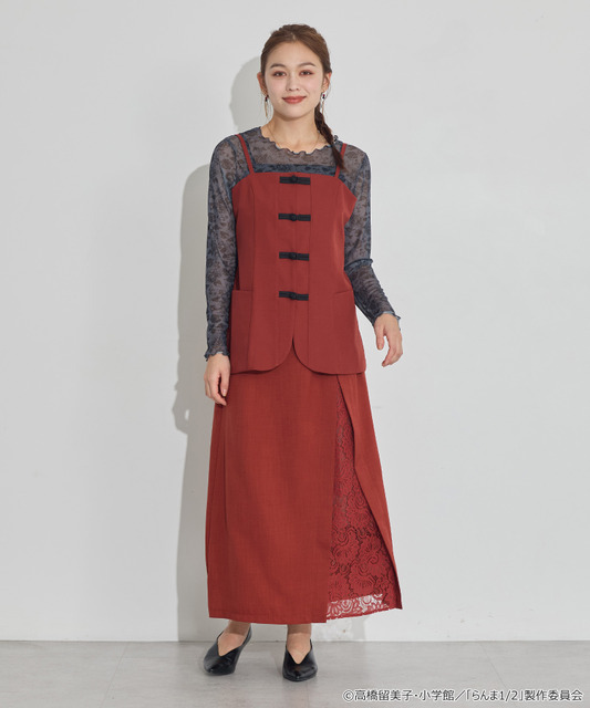 TVアニメ『らんま1/2』× earth music＆ecology Japan Label「チャイナスカート」ボルドー　着用イメージ（C）高橋留美子・小学館/「らんま1/2」製作委員会