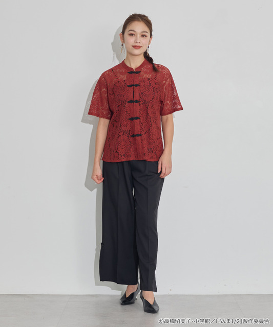 TVアニメ『らんま1/2』× earth music＆ecology Japan Label「チャイナレースシャツ」ボルドー　着用イメージ（C）高橋留美子・小学館/「らんま1/2」製作委員会