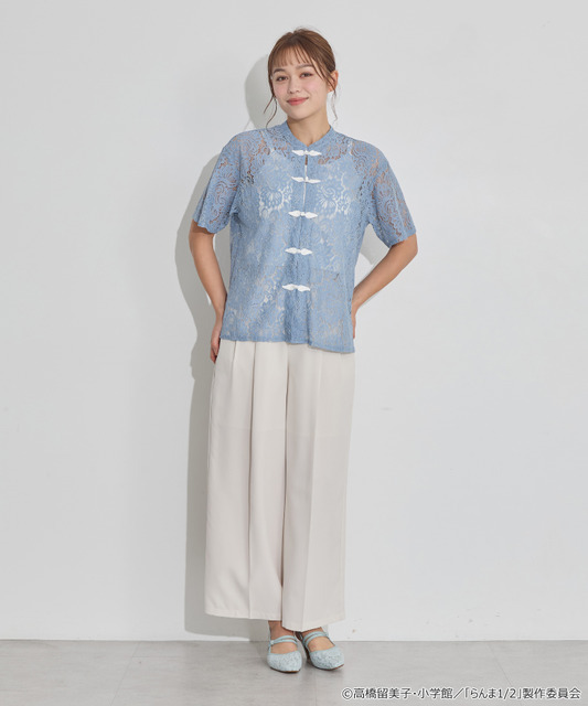 TVアニメ『らんま1/2』× earth music＆ecology Japan Label「チャイナレースシャツ」ライトブルー　着用イメージ（C）高橋留美子・小学館/「らんま1/2」製作委員会