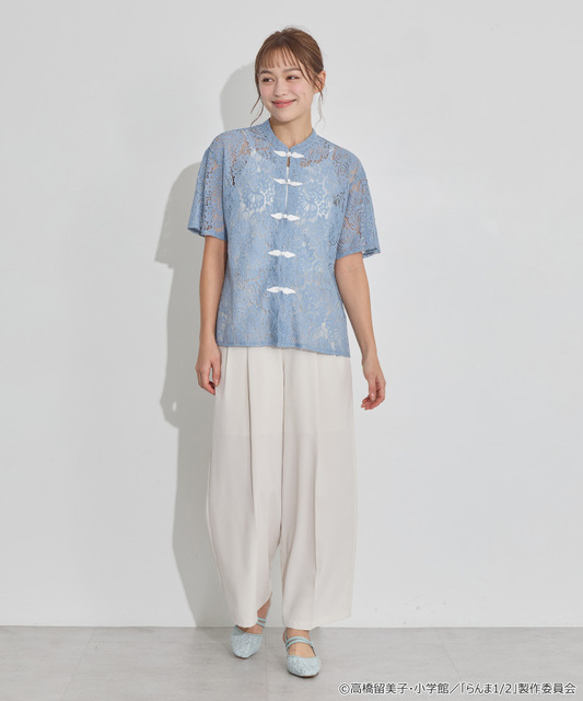 TVアニメ『らんま1/2』× earth music＆ecology Japan Label「チャイナレースシャツ」ライトブルー　着用イメージ（C）高橋留美子・小学館/「らんま1/2」製作委員会