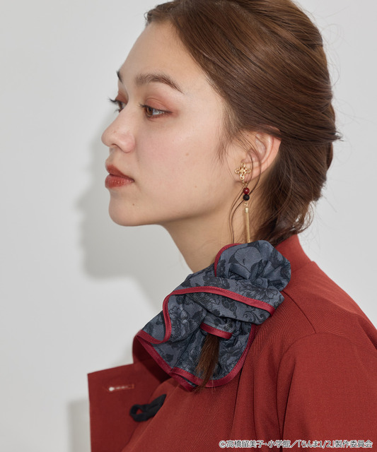 TVアニメ『らんま1/2』× earth music＆ecology Japan Label「ビッグシュシュ」ブラック　着用イメージ（C）高橋留美子・小学館/「らんま1/2」製作委員会