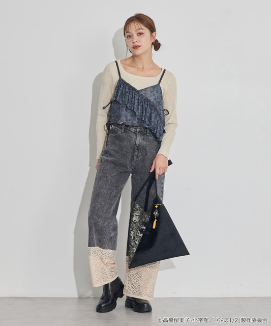 TVアニメ『らんま1/2』× earth music＆ecology Japan Label「チャイナトートバッグ」ブラック　使用イメージ（C）高橋留美子・小学館/「らんま1/2」製作委員会