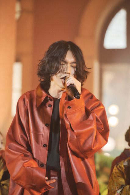 第75回NHK紅白歌合戦　米津玄師「さよーならまたいつか！」 パフォーマンス写真