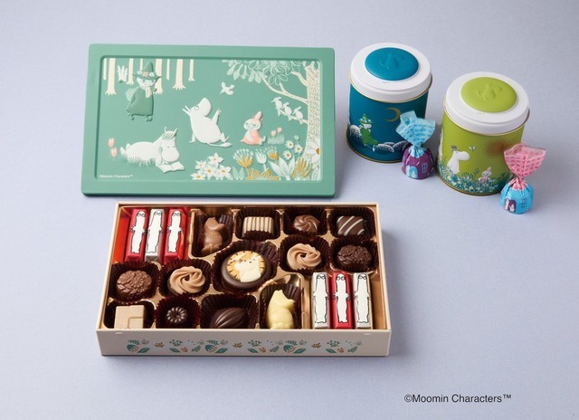 「ムーミン×メリーチョコレート」左)ムーミンたちと穏やかな森(アソートチョコレート)(19個入り)2,592円、右)ムーミン谷の朝と夜(2種のチョコレート)(各4個入り)1,998円 ◎11階 ベビー・こども服売場 コトコトステージ112