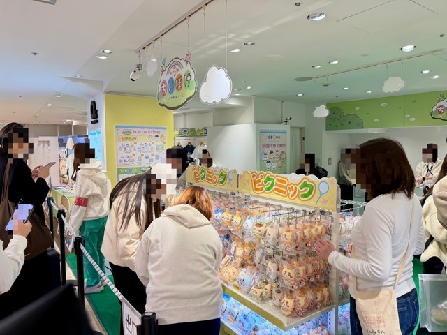 『ちいぽけ』初公式グッズ発売ポップアップイベント初日の様子