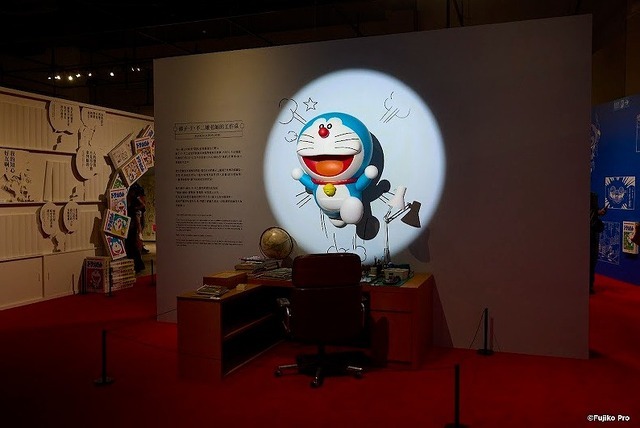 「100％ドラえもん＆フレンズin東京」先生の机　