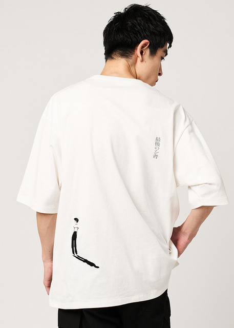アニメ『新世紀エヴァンゲリオン』×グラニフ　「最後のシ者」｜ビッグシルエットTシャツ　着用イメージ
