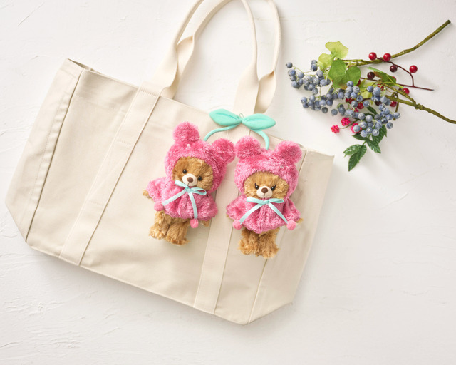 ユニベアシティ ぬいぐるみキーチェーン専用 シークレットポンチョ（もも、メロン） 各2,400円 ユニベアシティ ぬいぐるみキーチェーン専用 ポンチョ（さくらんぼ） 3,300円