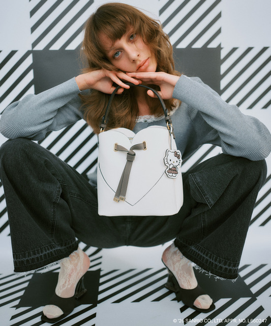 HELLO KITTY×VIS「ハートカットバッグ」使用イメージ