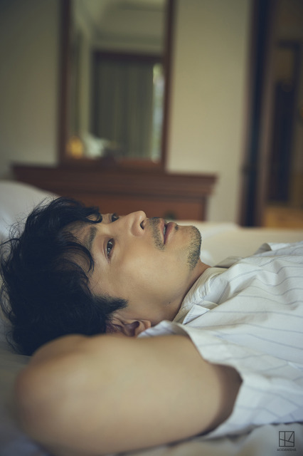 『津田健次郎PHOTOBOOK since1995』先行カット