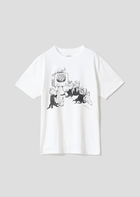 テレビの前に集合(drawn by ヒグチユウコ)｜Tシャツ