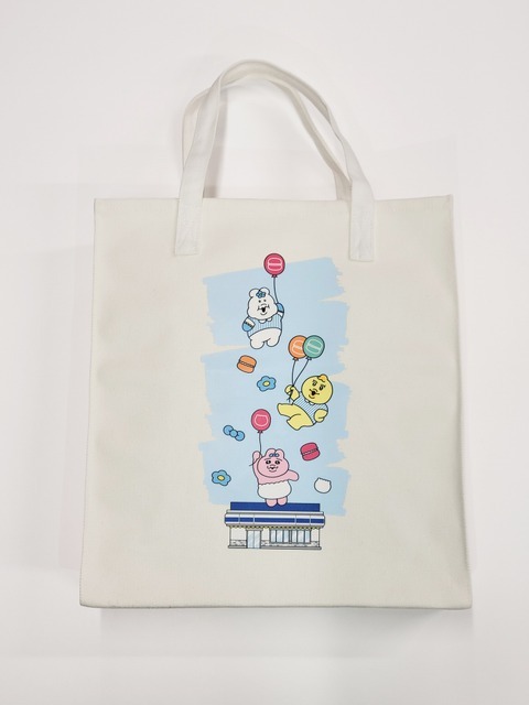 「アクリルキーホルダー付きトートバッグ」（1,980円）