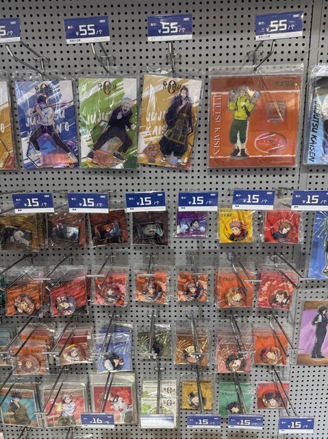 呪術廻戦関連グッズ（写真：合同会社Rouse 　李啓源）