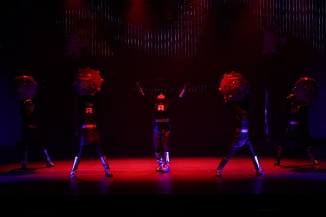 ステージショー「ピカピカスパークス」