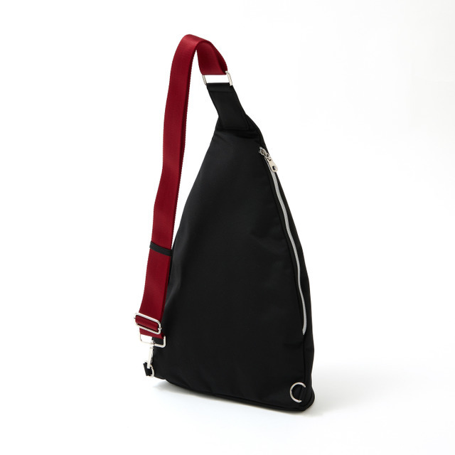 TVアニメ『BLEACH 千年血戦篇』黒崎一護 モデル ボディバッグ