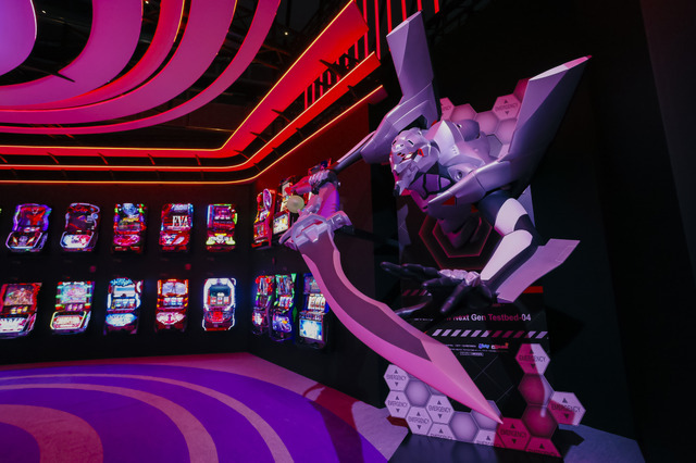 「EVA EXTRA 30」展示エリア＆出展ブース