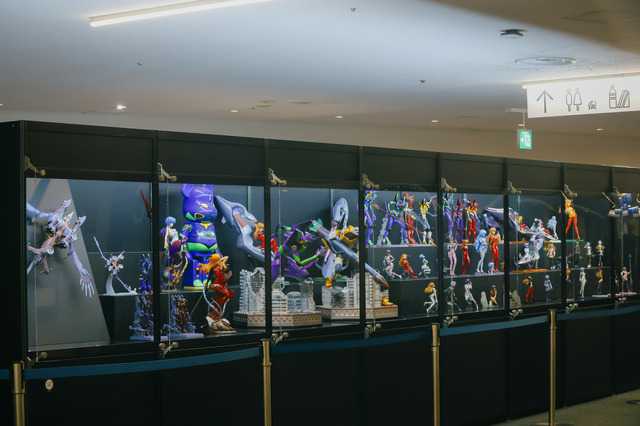 「EVA EXTRA 30」展示エリア＆出展ブース