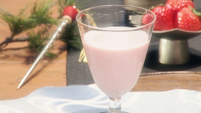 「グレーテルのかまど」いちご牛乳