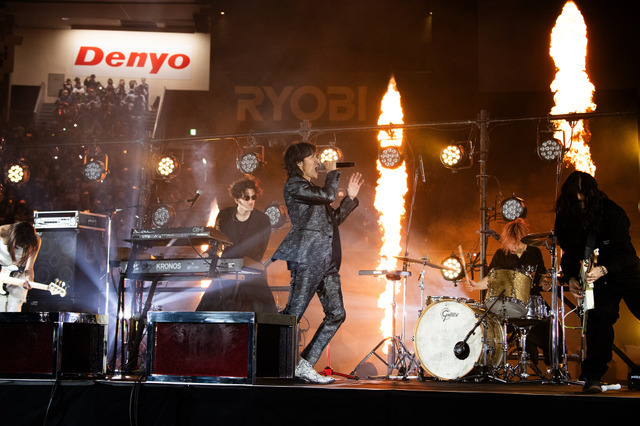 Netflix大会応援ソング 稲葉浩志「タッチ」東京ドームパフォーマンス