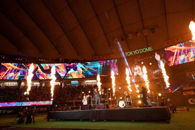 Netflix大会応援ソング 稲葉浩志「タッチ」東京ドームパフォーマンス