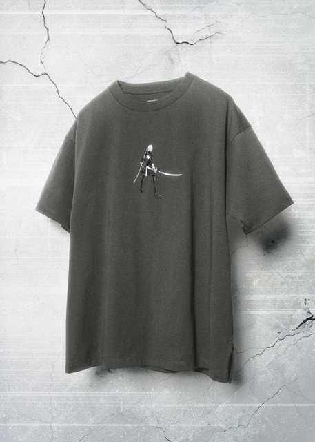 『NieR:Automata』×グラニフ　「エンゲルス｜ビッグシルエットTシャツ」