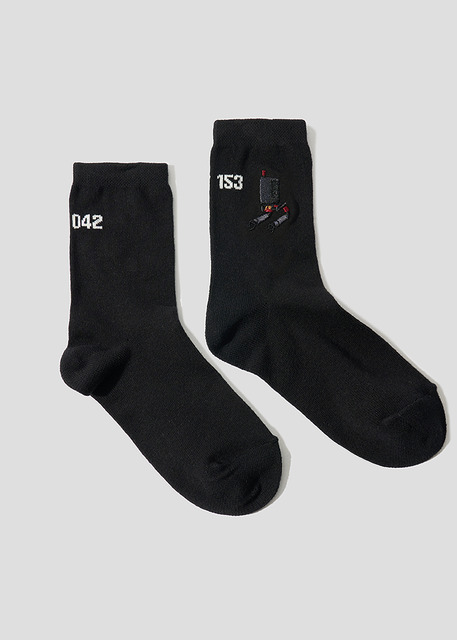 『NieR:Automata』×グラニフ　「随行支援ユニット｜ミドルソックス」