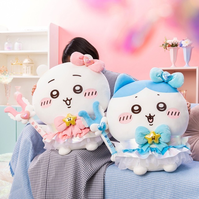 『まじかるちいかわ 超BIG！おすわりぬいぐるみ』（ちいかわ、ハチワレ、うさぎ、モモンガ）