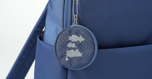 待望の新色アッシュブルー登場！上品な色彩が日常を彩る。