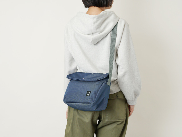 ショルダーバッグ