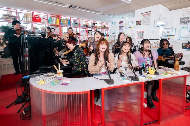 「鬼滅の刃」「SAO」「ガンダムSEED」ファン必見！ 梶浦由記×LiSA×FictionJunctionがNHK「tiny desk concerts JAPAN」で奇跡の共演！  名曲を特別アレンジで