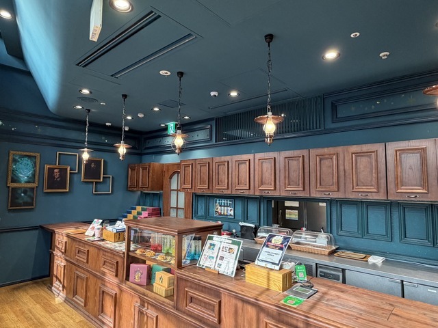 「Harry Potter Cafe Window」