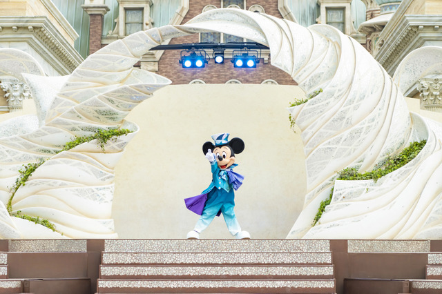 ミッキーたちがTDS25周年衣装で登場！人気ショー「ダンス・ザ・グローブ！」写真解禁