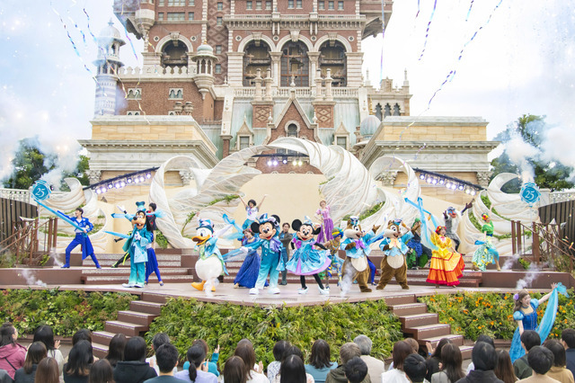 ミッキーたちがTDS25周年衣装で登場！人気ショー「ダンス・ザ・グローブ！」写真解禁
