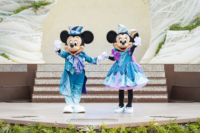 ミッキーたちがTDS25周年衣装で登場！人気ショー「ダンス・ザ・グローブ！」写真解禁