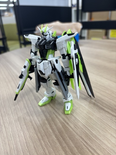 「RG 1/144 フリーダムガンダム -APEX LEGENDS(TM) クリプト Ver.-」
