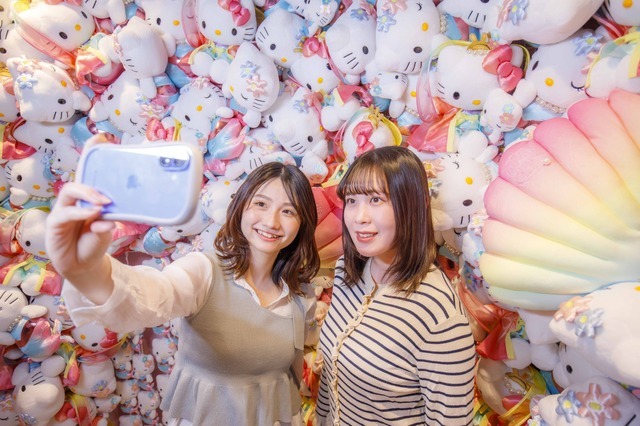 HELLO KITTY SMILE　 リニューアル内観