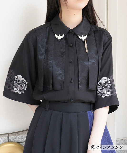 『劇場版モノノ怪 第三章 蛇神』× axes femme　「【劇場版モノノ怪】刺繍ブラウス」着用イメージ