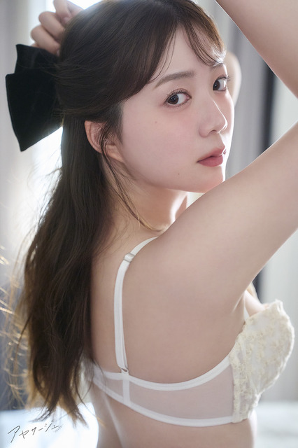 「伊藤彩沙 写真集 アヤサージュ」掲載カット
