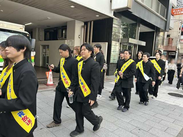 渋谷に“雷警報”発生!? アニメ『サンダー３』放送開始日に渋谷をジャック！学ラン33人が大捜索、カミナリがスペシャルネタ披露