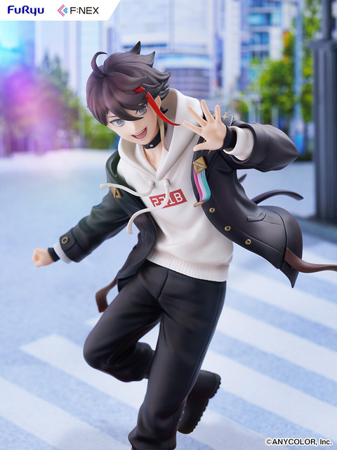 「三枝明那 1/7スケールフィギュア」