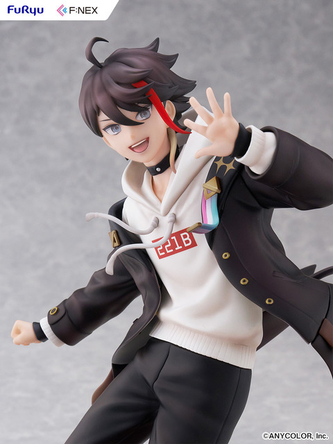 「三枝明那 1/7スケールフィギュア」