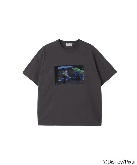ウッディ＆バズ＆ジェシーが仲良くデザイン♪ 「トイ・ストーリー」ROSE BUDコレクション登場！ 名シーンTシャツやポーチなど遊び心あふれるアイテムがラインナップ♪