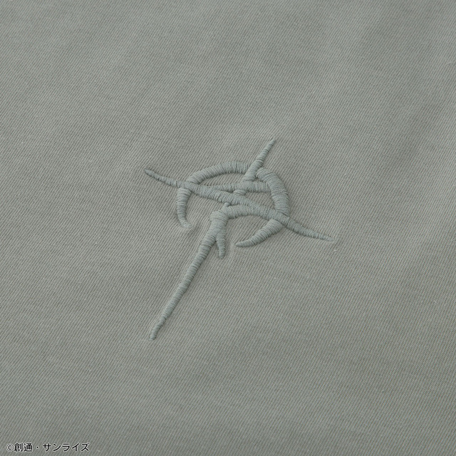 STRICT-G『機動戦士ガンダム 閃光のハサウェイ キルケーの魔女』ロゴマーク刺繍Tシャツ MAFTY【再販売：10月お届け】