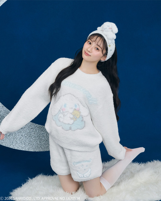 ニットプルオーバー、ニットショートパンツ