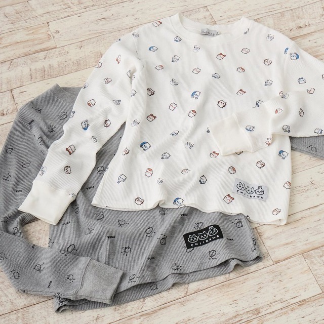 『ちいかわ　ワッフル長袖Tシャツ』（小さいの、プカー）（M・Lサイズ）