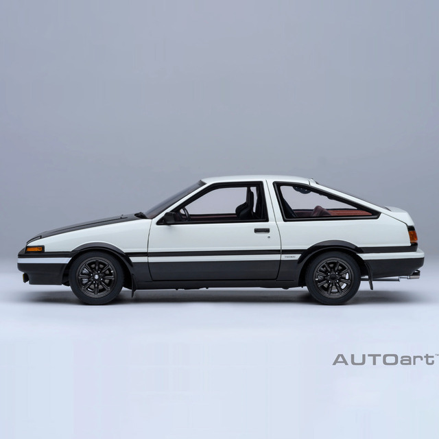 AUTOart製「1/18スケール トヨタ スプリンター トレノ（AE86）」